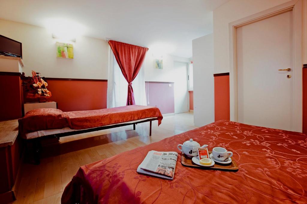 Hotel Saturnia Roma Esterno foto