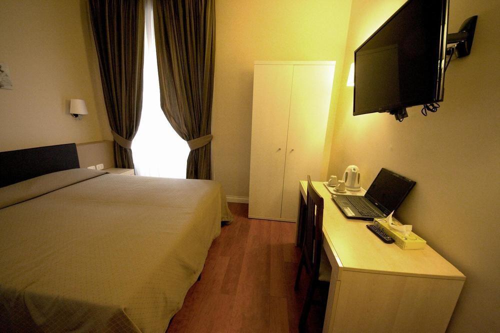 Hotel Saturnia Roma Esterno foto